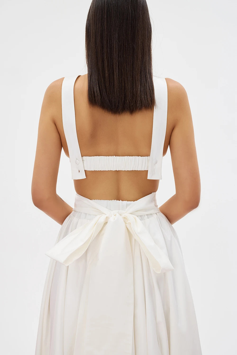 CAVELLA %100 Pamuk Etek - Kasar Beyaz | %100 pamuk CAVELLA etek, gün boyu ferah bir his sunar. Daire formuyla hareketli ve hacimli bir silüet yaratır. Yaz için ideal, konforlu seçim.