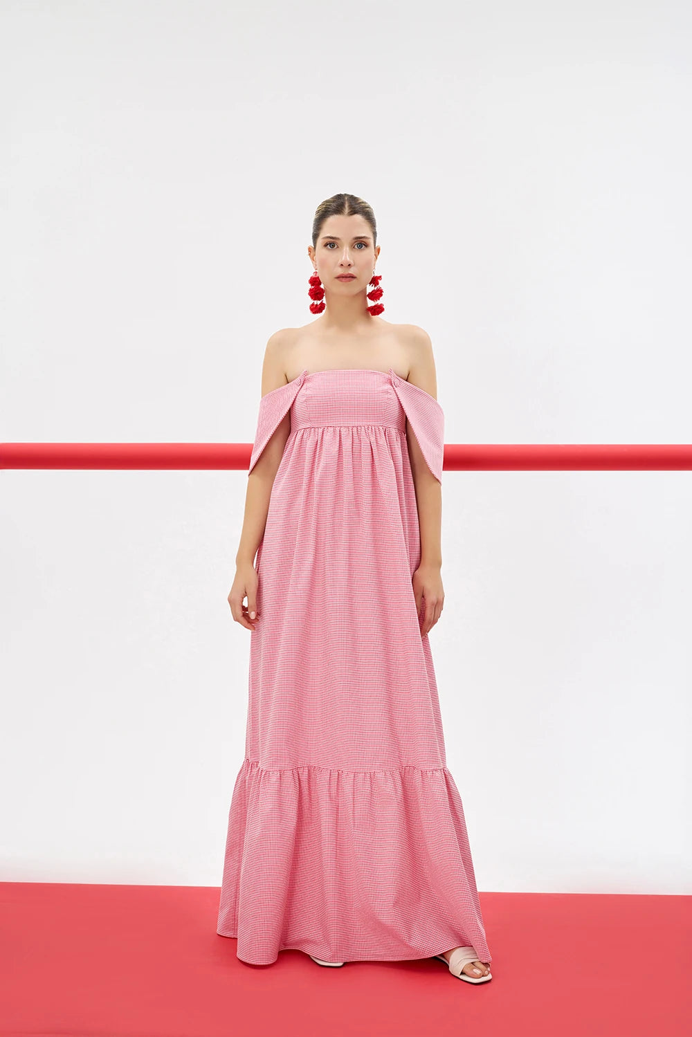 VELORIA %100 Pamuk Elbise - Pembe | %100 pamuk pötikare dokusu ve pembe rengiyle VELORIA elbise, yaz aylarında ferah bir his sunar. 3 farklı stil imkanı ile zamansız şıklık.