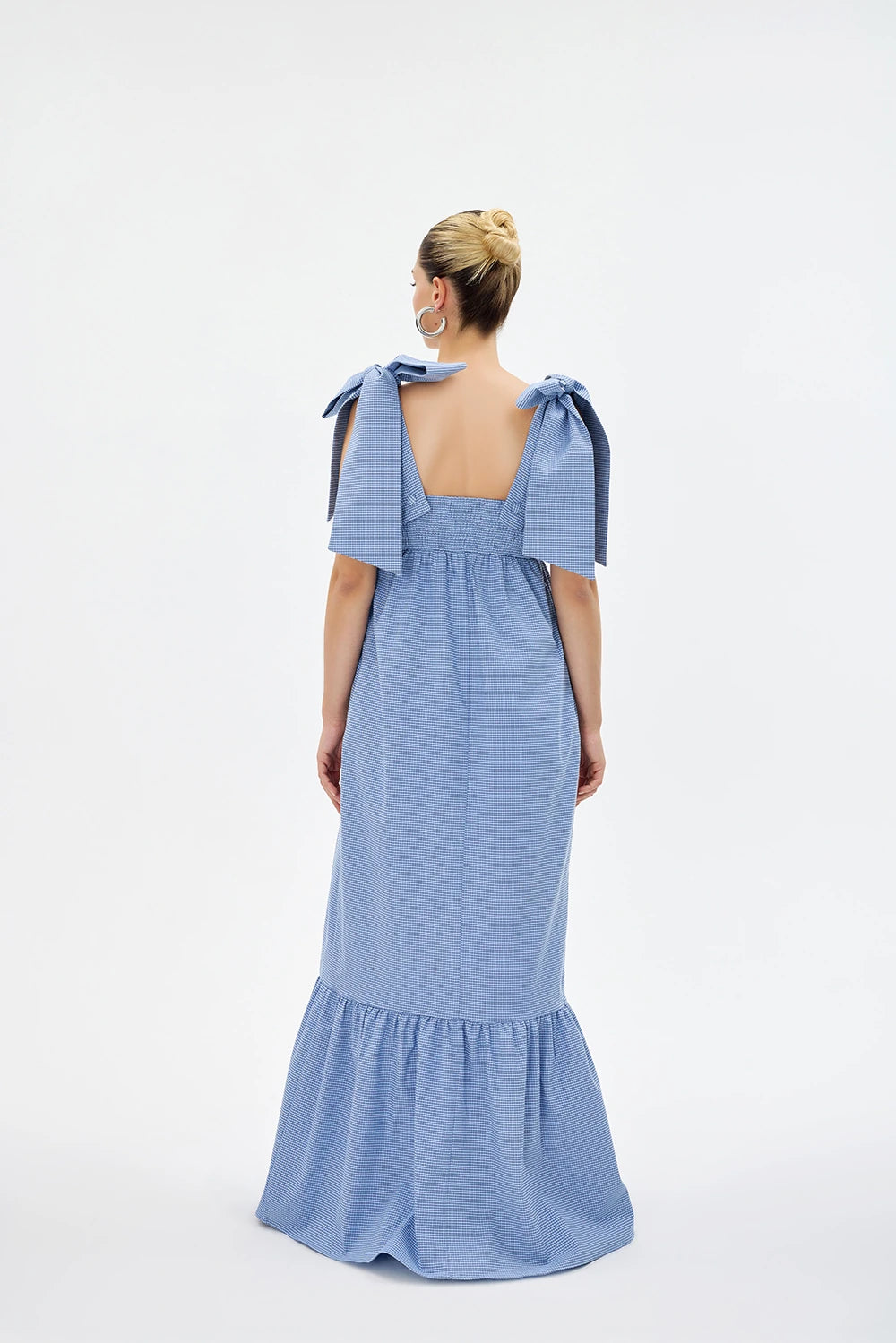 VELORIA %100 Pamuk Elbise - Mavi | VELORIA %100 pamuk elbise, pötikare kumaşıyla ferah bir his sunar. Çıkarılabilir askıları ve uzun formuyla her ortama uyum sağlar.