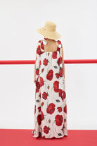 ELIANA %100 Pamuk Elbise - Gül Desenli | %100 pamuk gül desenli ELIANA elbise, yazın ferahlığını sunar. Ayarlanabilir askılarıyla çok yönlü stil, zamansız şıklık sağlar.