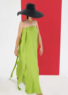 ELIANA %100 Keten Elbise - Yeşil | %100 keten ELIANA elbise, ayarlanabilir askıları ve hafifliğiyle yaz aylarında ferahlık sunar. Straplez tasarımıyla şıklığı yakalayın.