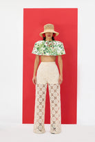 ZEPHYRA Pantolon - Bej | ZEPHYRA krose pantolon, havadar yapısı ve bej rengiyle yaz aylarında konfor sunar. Gün boyu rahat, sade ve şık bir tercih.